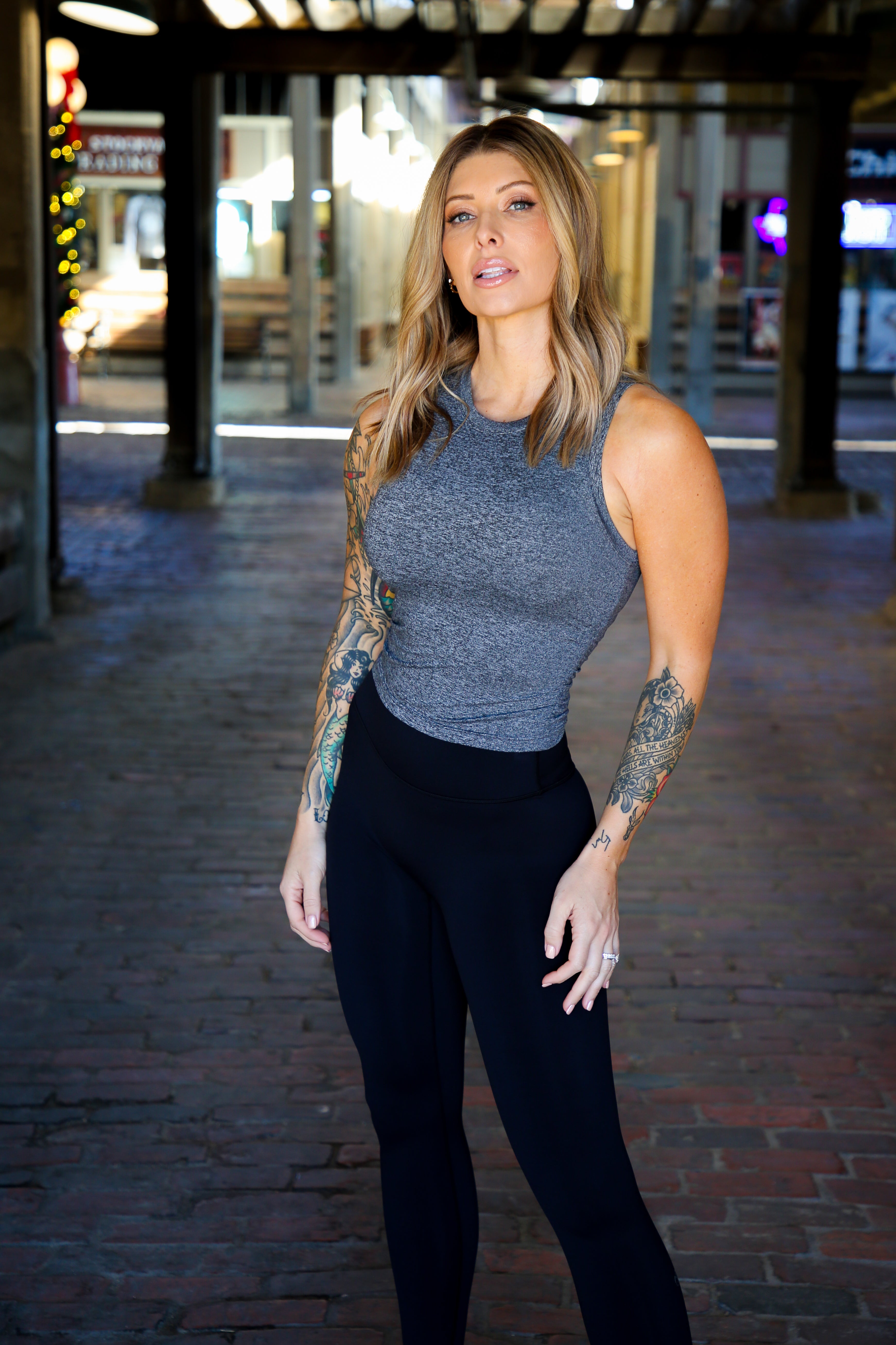 Waist length fitted tank - Heather Gray