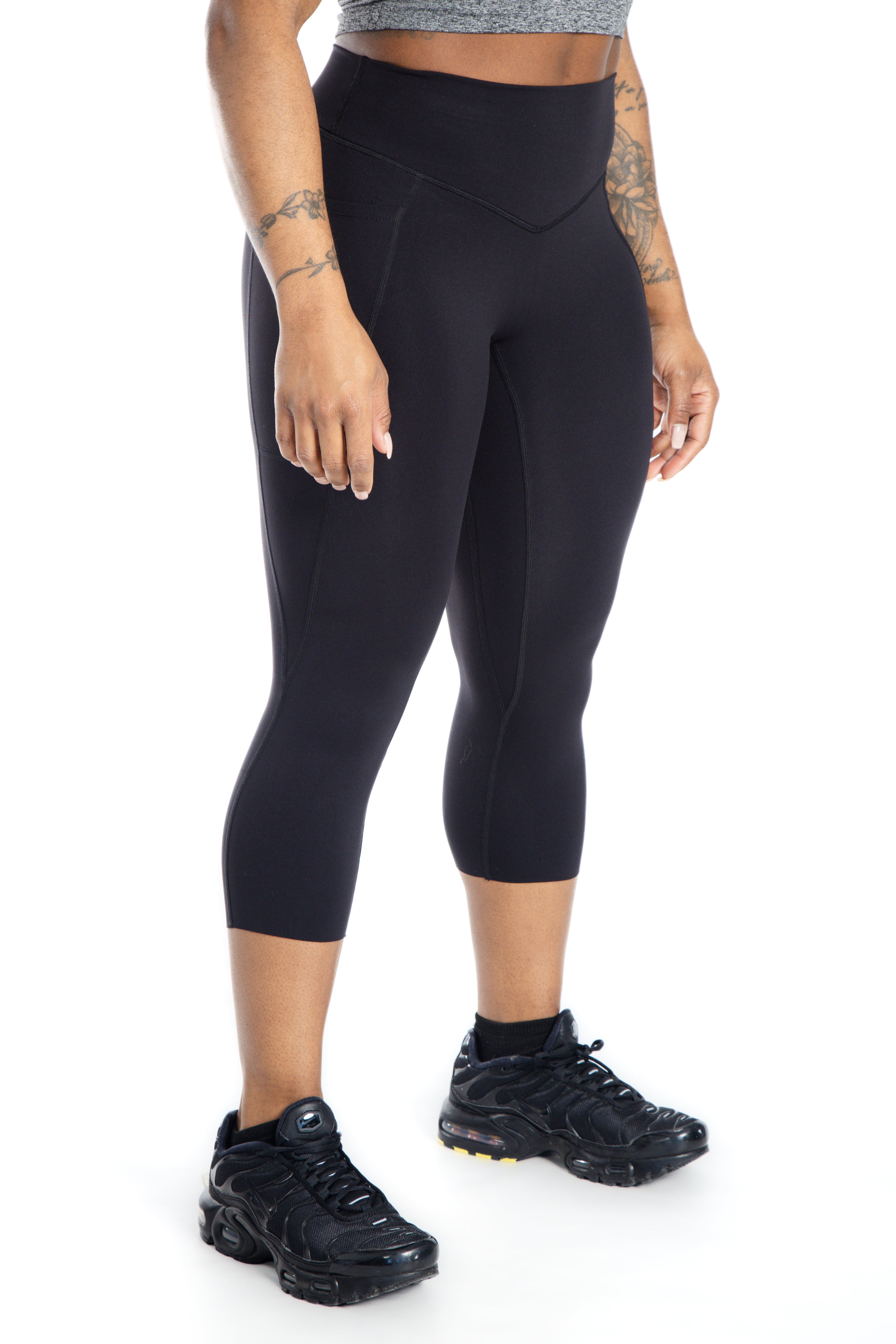 NKD Capris With Pockets Mid Waist | Black