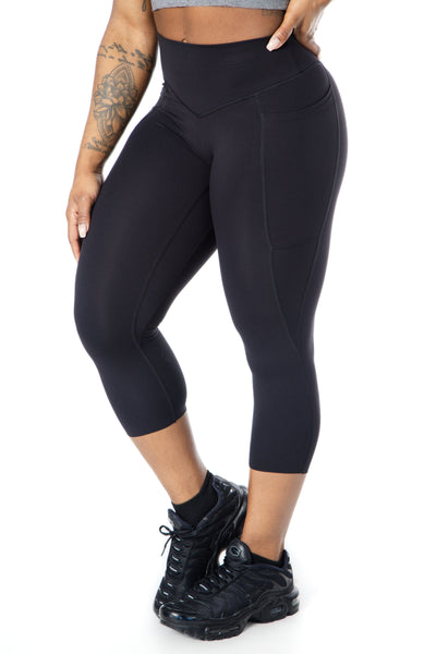 NKD Capris With Pockets Mid Waist | Black