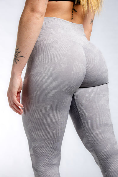 Seamless Leggings With Scrunch | Grey Camo